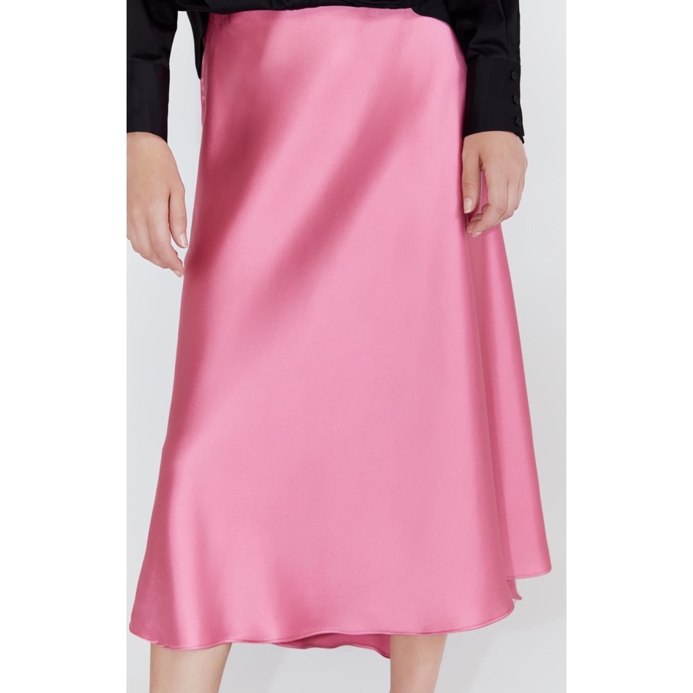 ❌SOLD❌⚡️⬇️$75 Zara Pink Satin Skirt - Picture 6 of 8